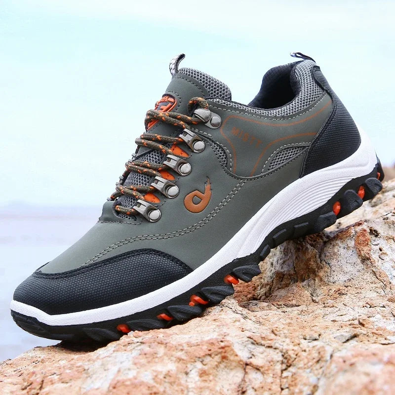 2023 New Fashion Outdoors Sneakers Tenn